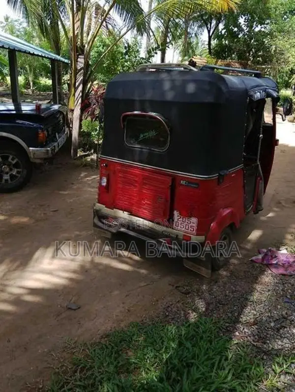 Bajaj RE 1990