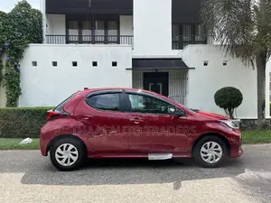 Toyota Yaris G Grade LED BSM 2024