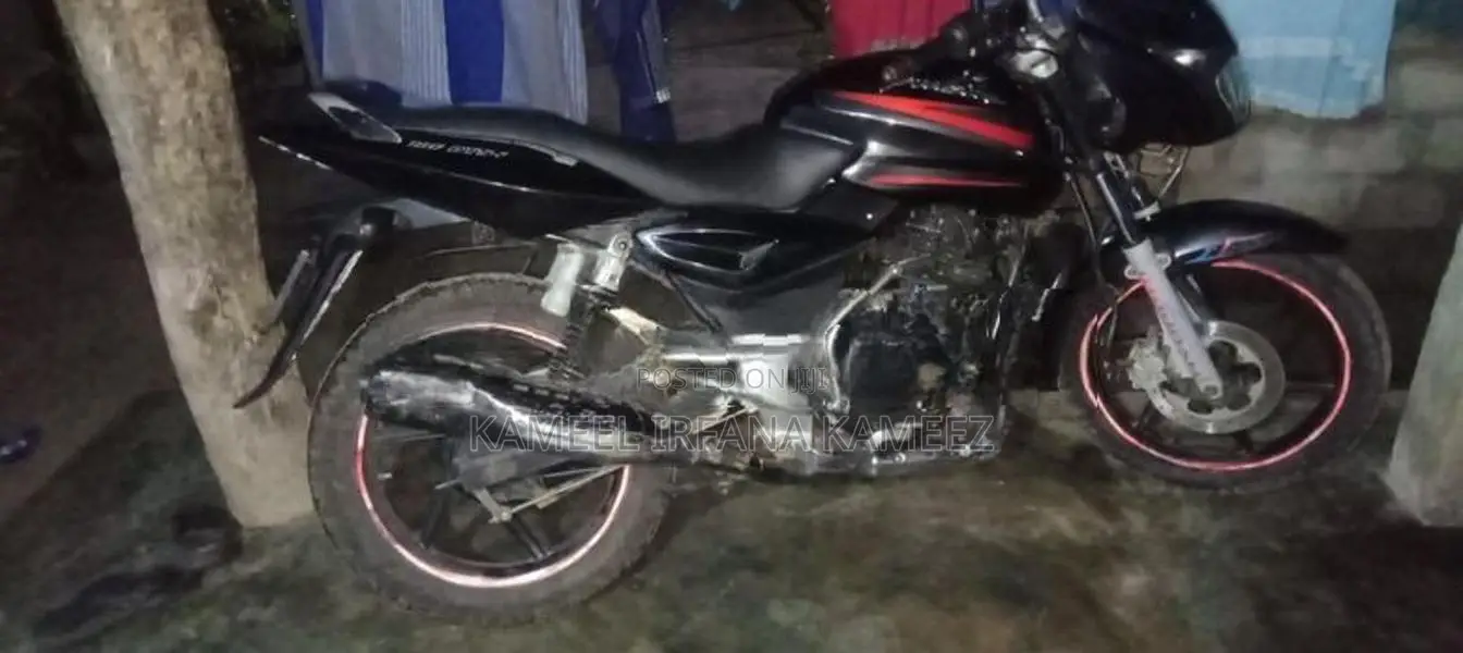 Bajaj Pulsar 180 2005