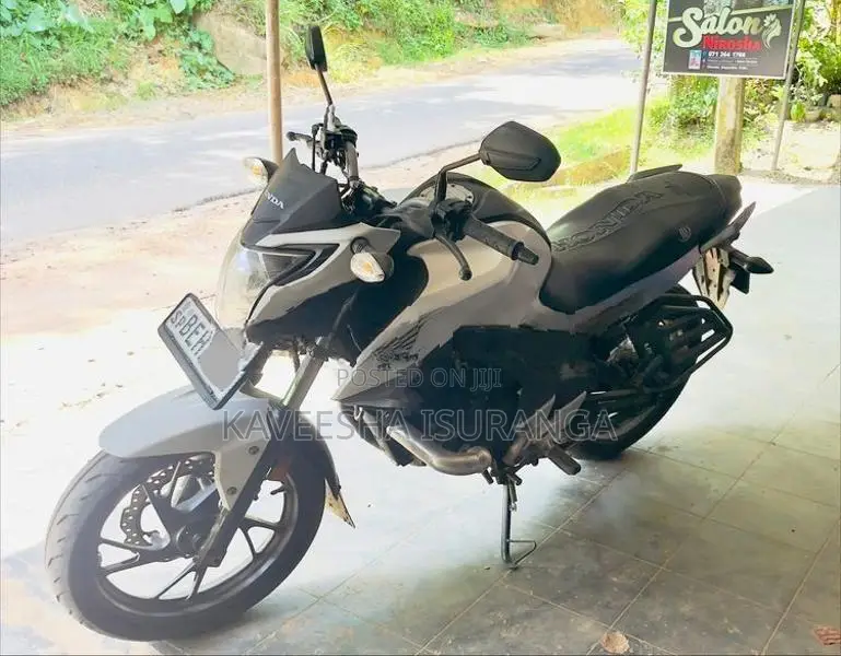 Honda CB Hornet 160R 2016