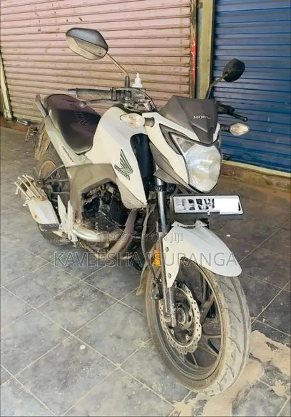 Honda CB Hornet 160R 2016