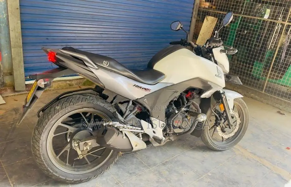 Honda CB Hornet 160R 2016