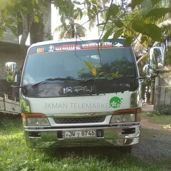 Isuzu NPR71H 2001