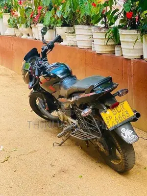 Bajaj Pulsar 150 pulser 2015