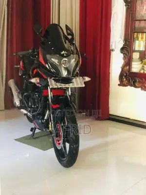 Bajaj Pulsar 220F 2011