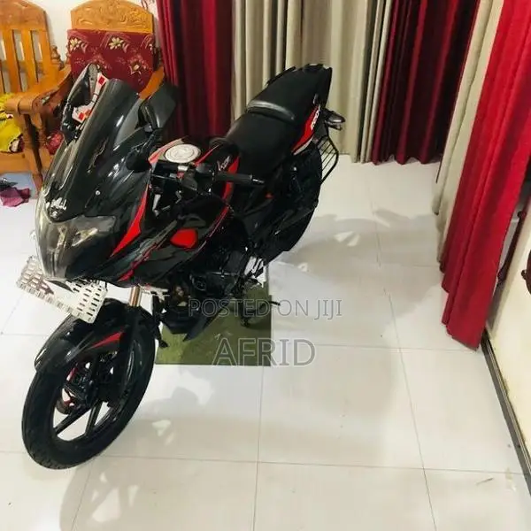 Bajaj Pulsar 220F 2011