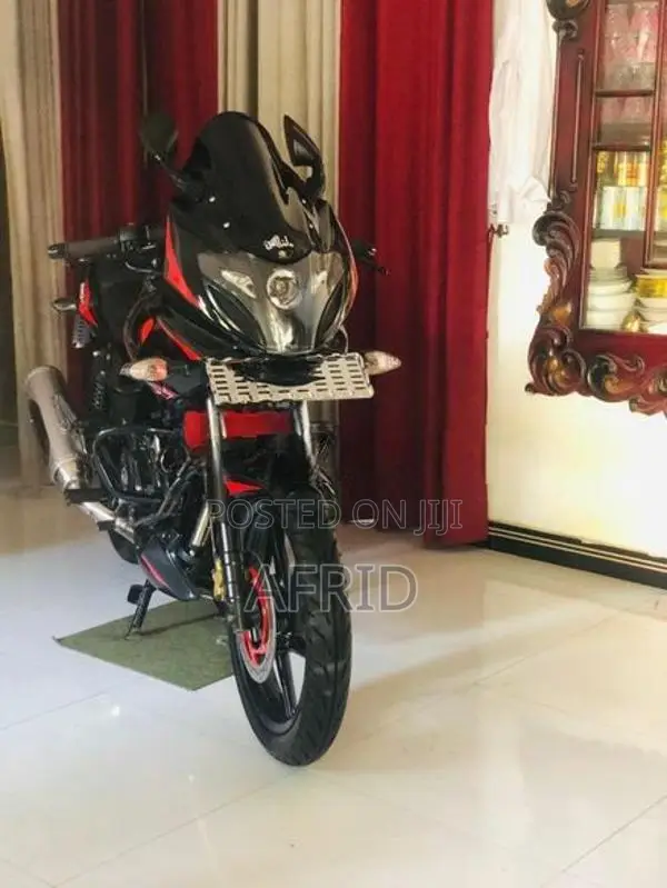 Bajaj Pulsar 220F 2011