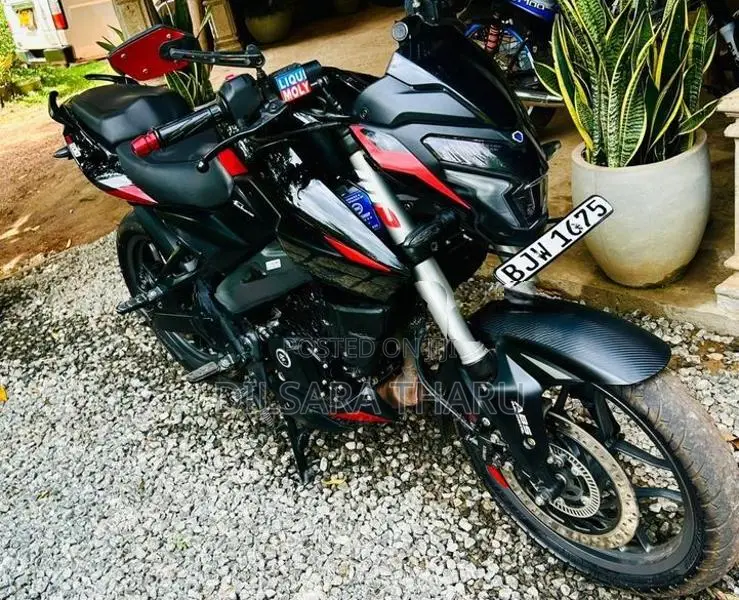Bajaj Pulsar 200 2025