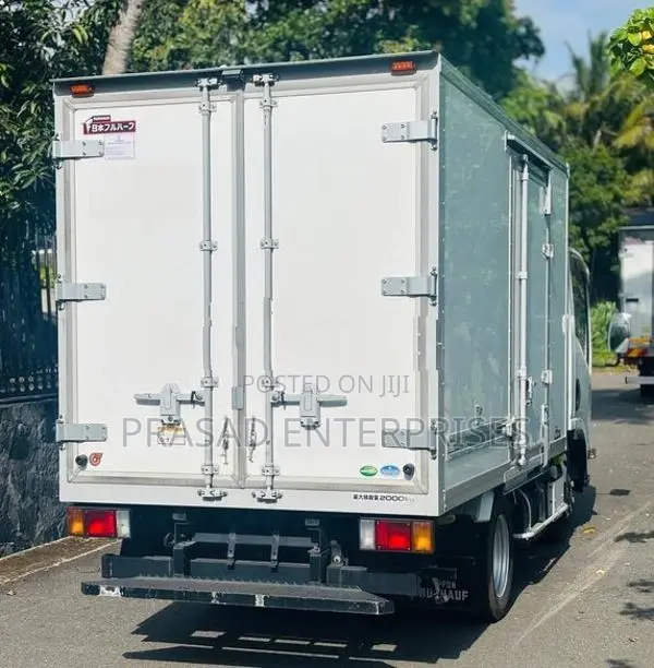 Isuzu Elf 10.5" 2019