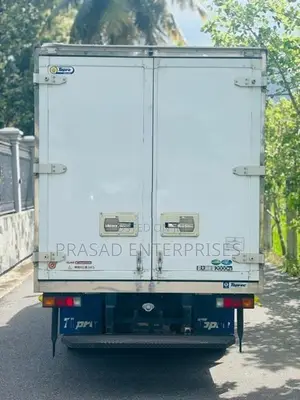 Mitsubishi Canter 10.5" 2019