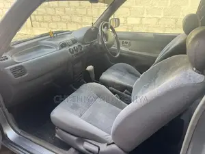 Nissan March 2000