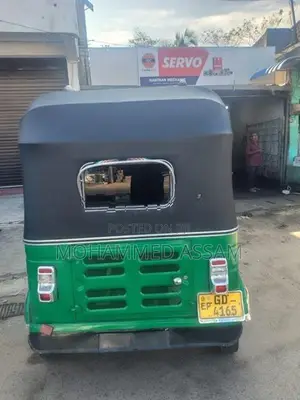 Bajaj RE 2001