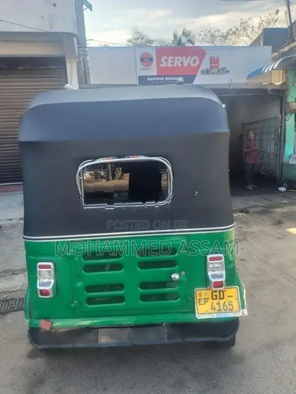 Bajaj RE 2001