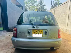 Nissan March 2000