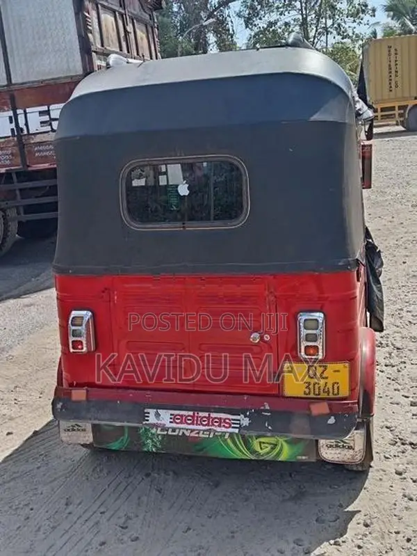 Bajaj RE 2010