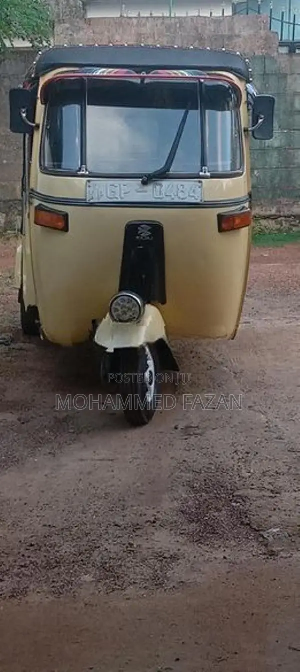 Bajaj RE 2002