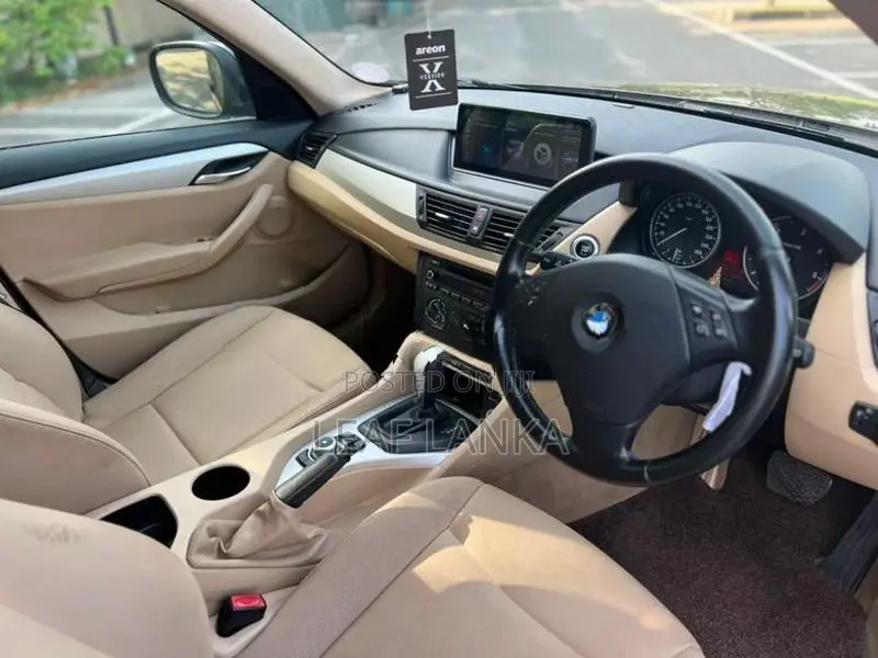 BMW X1 2011