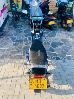 Bajaj CT100 2004