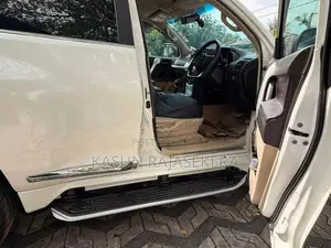 Toyota Land Cruiser Prado TXL 2013