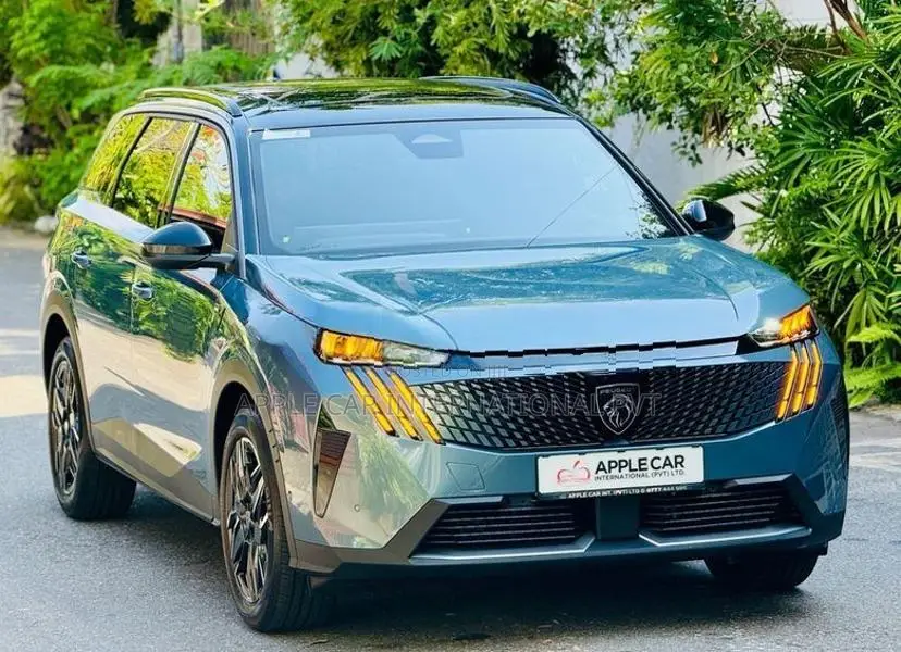 Peugeot 5008 Premium GTLine Gold 2025