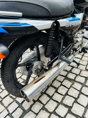 Bajaj CT100 2005
