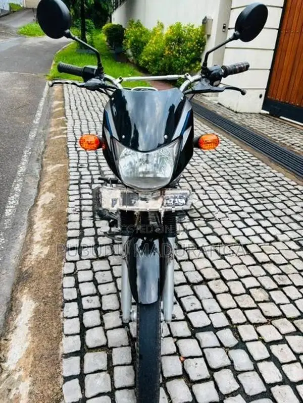 Bajaj CT100 2005