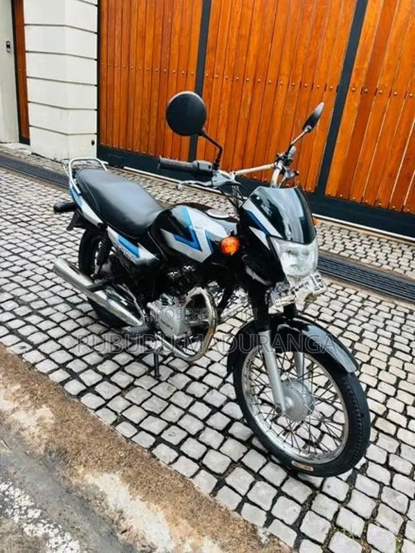 Bajaj CT100 2005