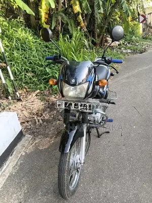 Bajaj CT100 2018