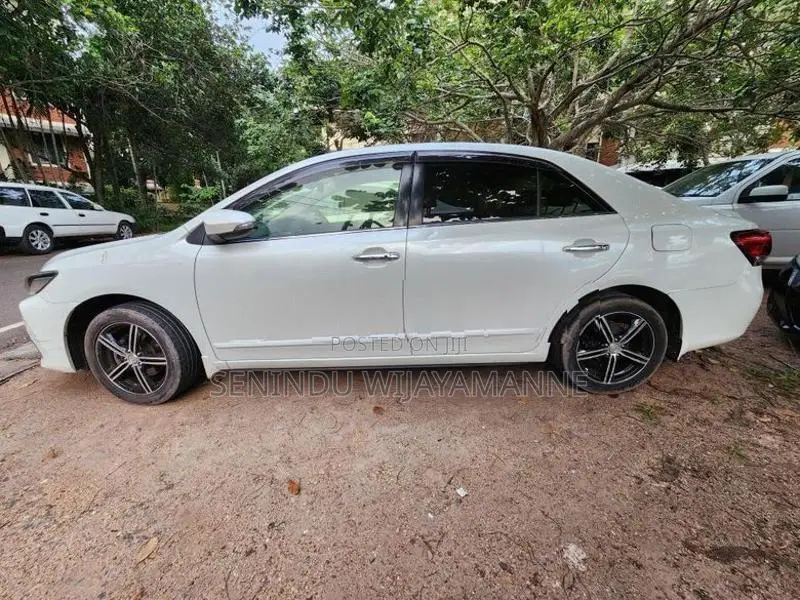 Toyota Premio 2016