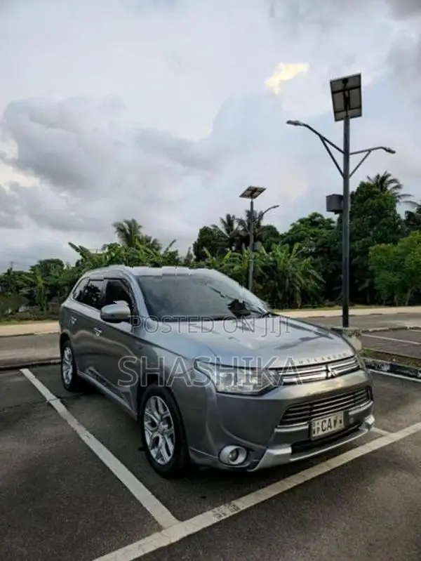Mitsubishi Outlander 2014
