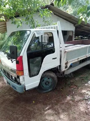 Isuzu Elf Custom 1979