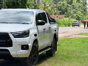Toyota Hilux 2023