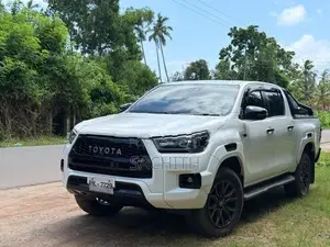 Toyota Hilux 2023