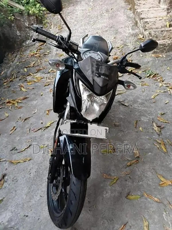 Honda CB Hornet 2016