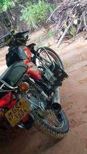 Bajaj Boxer 2016