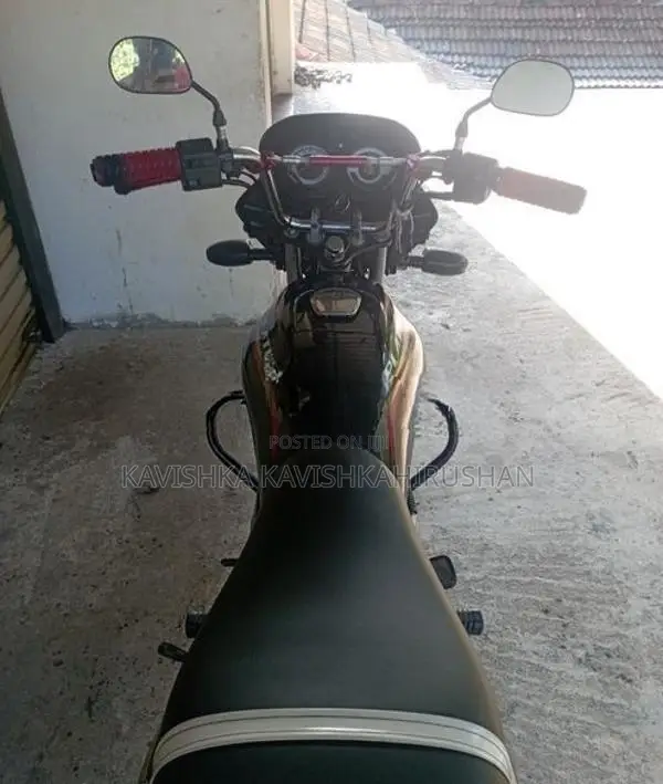 Bajaj Platina 100 2016