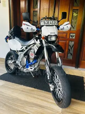Kawasaki D Tracker 2004