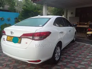 Toyota Yaris Ativ 2019