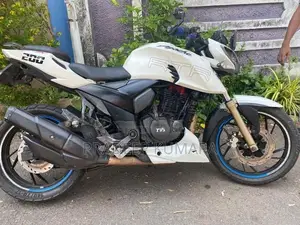 TVS Apache 2017