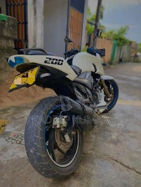 TVS Apache 2017
