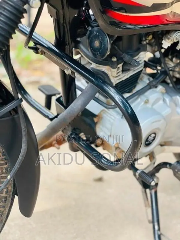 Bajaj CT100 2020