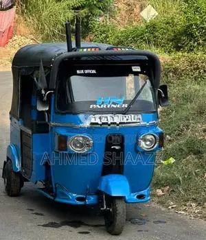 Bajaj RE 2012