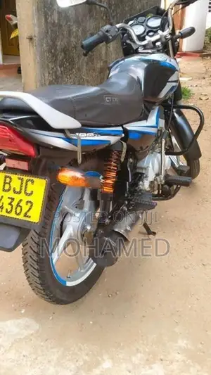 Bajaj CT100 2022