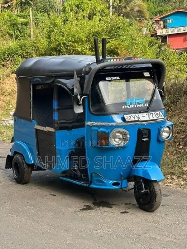 Bajaj RE 2012