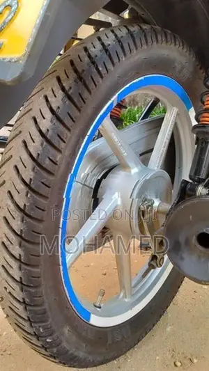 Bajaj CT100 2022