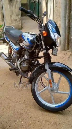 Bajaj CT100 2022