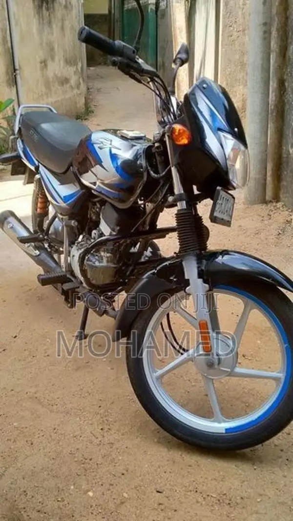 Bajaj CT100 2022
