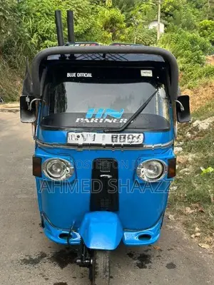 Bajaj RE 2012