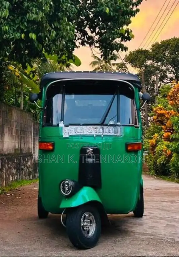Bajaj RE 2002