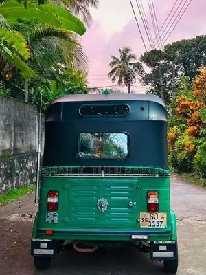 Bajaj RE 2002